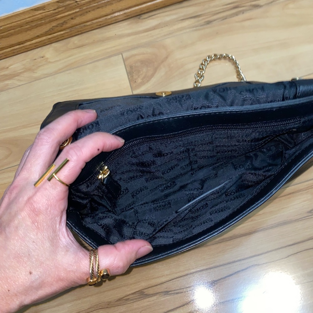 Authentic Mk Handbag/Shoulder Bag - image 7